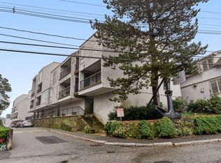 1 Brackett Pl APT A, Marblehead, MA 01945