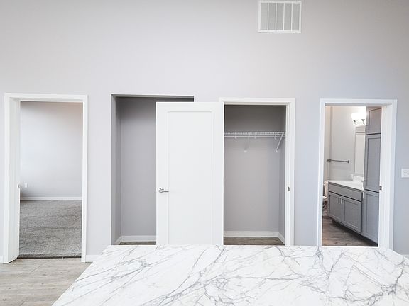 5th image of 161 Concord Exchange N APT 320