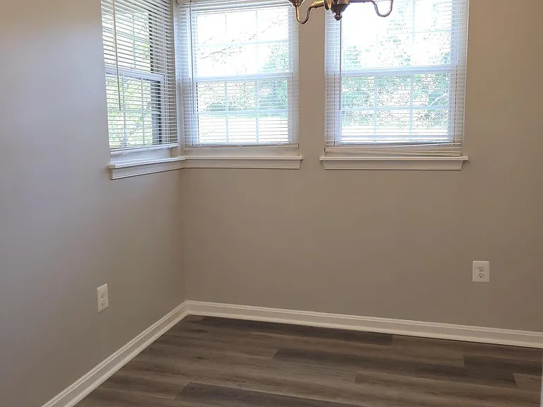 8360 Montgomery Run Rd #H — Photo 6