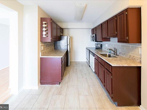 4th image of 7401 Westlake Ter APT 1003