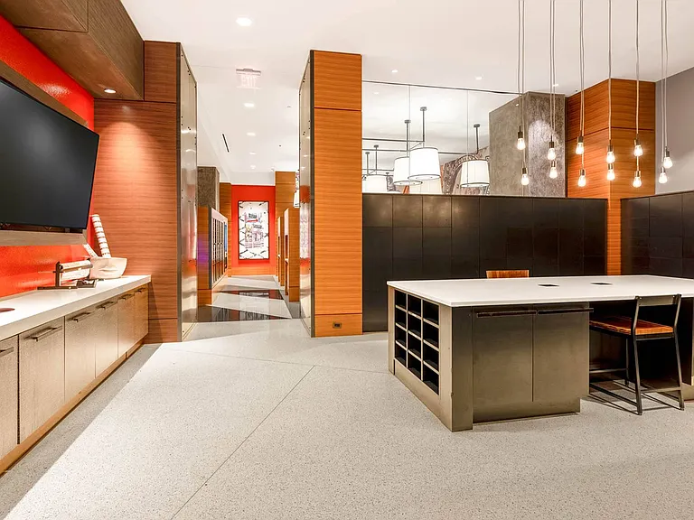 Wrapping Station/ package lockers
