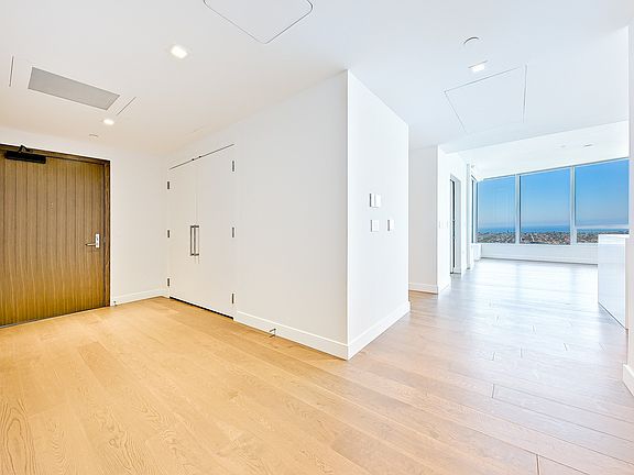 4th image of 888 W E St Unit 3402