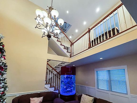 4th image of 29 Poplar St