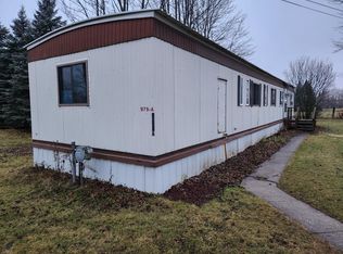 979 E Monroe Rd, Saint Louis, MI 48880