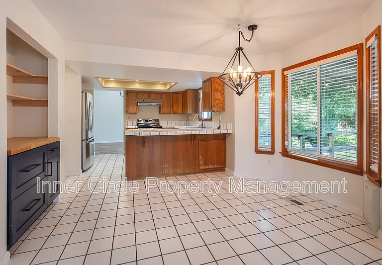 512 Bluerock Dr — Photo 14