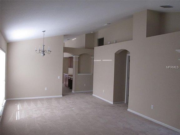 4th image of 30412 Annadale Dr