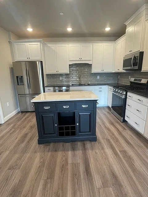 2 bed, 884 sqft, $2,275 — Photo 1