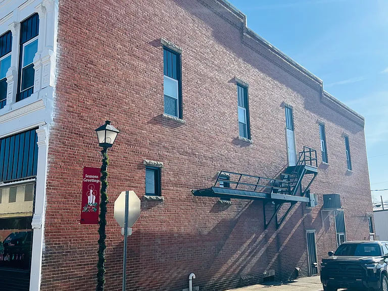 101 E Main St #6 — Photo 9