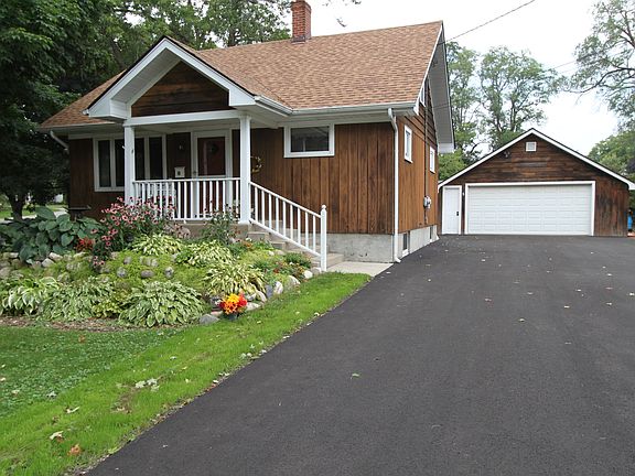 2nd image of 824 Division St