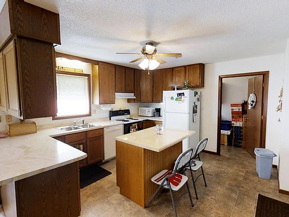 2nd image of 16956 13th St