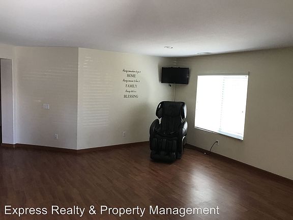 3rd image of 125 Ibiza Ln