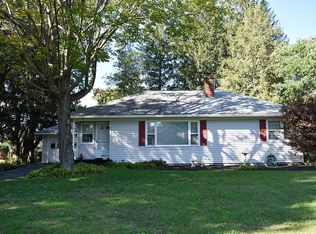 3 Appletree Ln, Troy, NY 12180