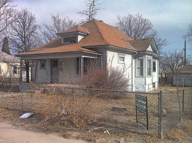 1st image of 1704 E 9th St
