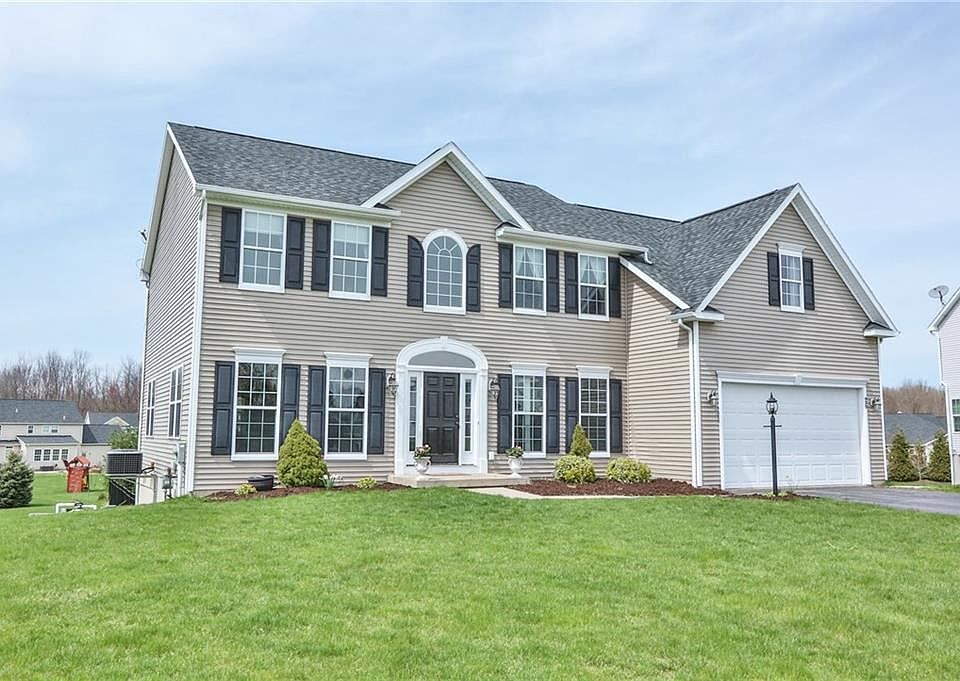 1st image of 26 Finch Wood Ln