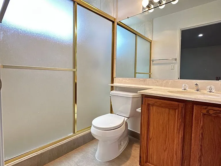 5455 Sylmar Ave #402 — Photo 20