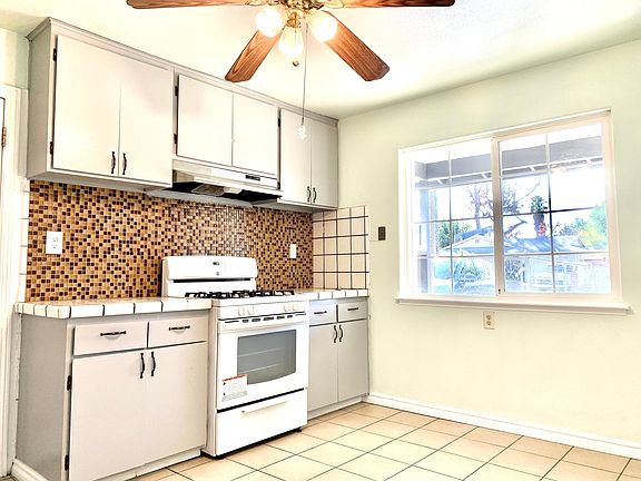 2nd image of 2764 Othello Ave