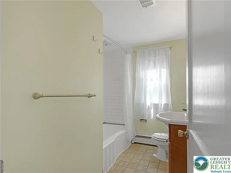 1516 N 27th St S — Photo 19