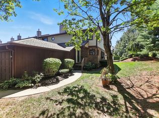 8 Ash Ln UNIT 8, Agawam, MA 01001
