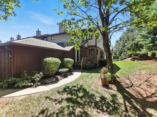 8 Ash Ln Unit 8, Agawam, MA 01001