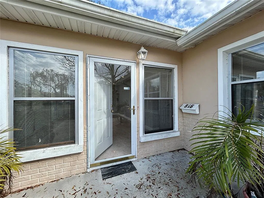 2 bed, 1.0 bath, 1128 sqft, $2,100 — Photo 2