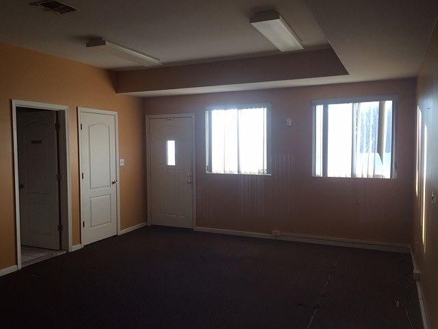 2nd image of 3906 Amboy Rd Ofc #