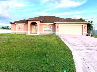 1403 NE 7th Pl, Cape Coral, FL 33909