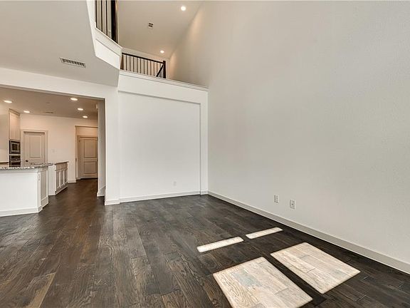 5th image of 426 Banfield Dr