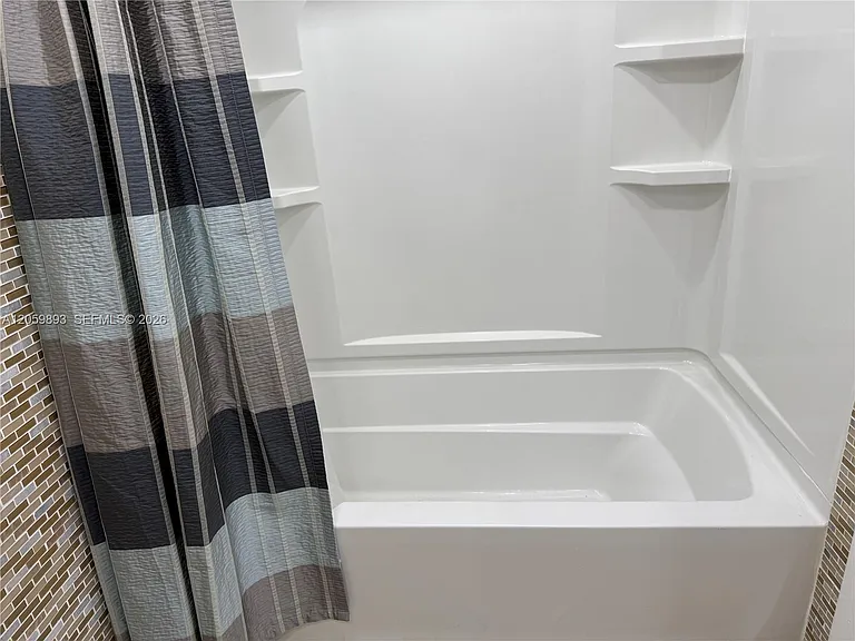 1100 W 35th St #8 — Photo 22