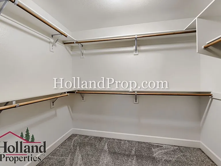 131 NE 30th Ave — Photo 20