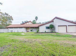 6 Windsong Ln, Friendswood, TX 77546