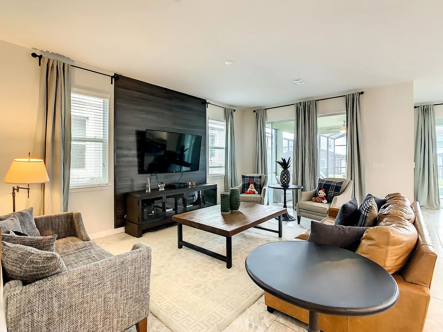 6 bed, 4.0 bath, 2744 sqft, $5,916 — Photo 3