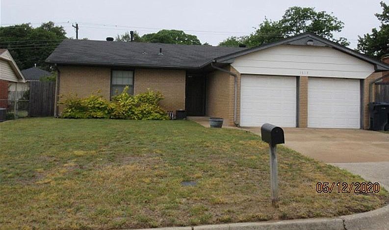 1st image of 1613 N Bradley Ave