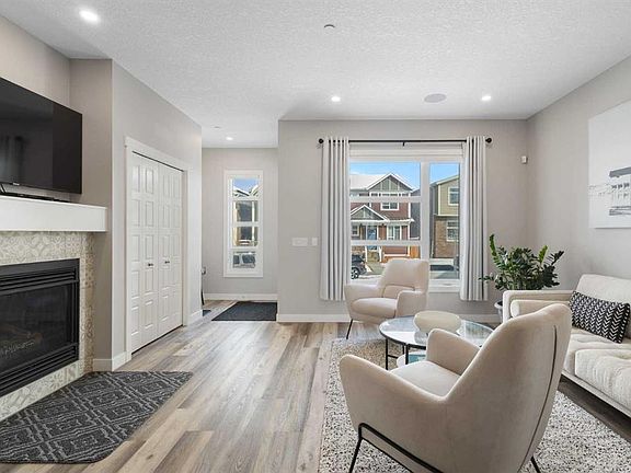 4th image of 45 E Howse St NE