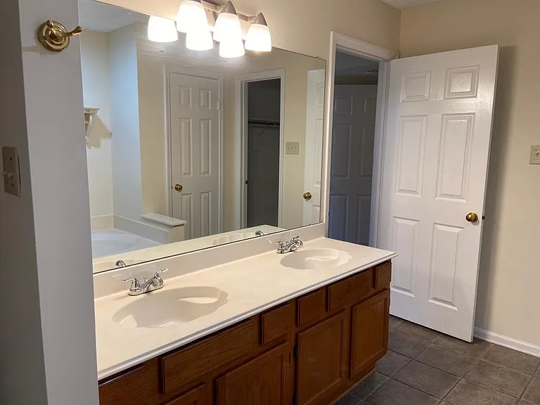 4108 Norcross Dr — Photo 3