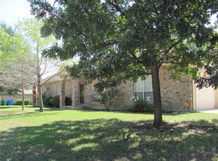 1811 Oaklawn Dr, Taylor, TX 76574