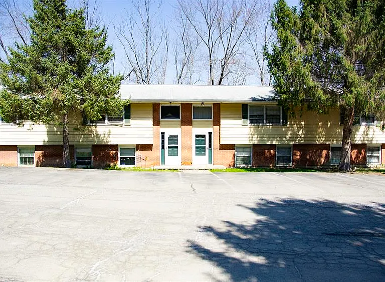 Mountain Ridge Townhouses — Photo 9