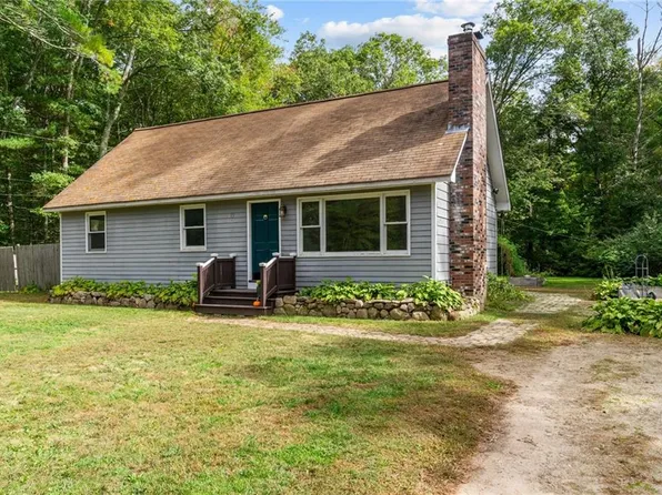 15 Crestmont Dr, Richmond, RI 02812