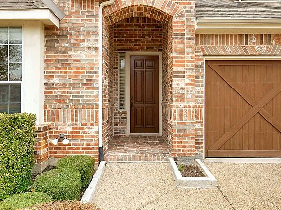 3rd image of 10833 Dixon Branch Dr