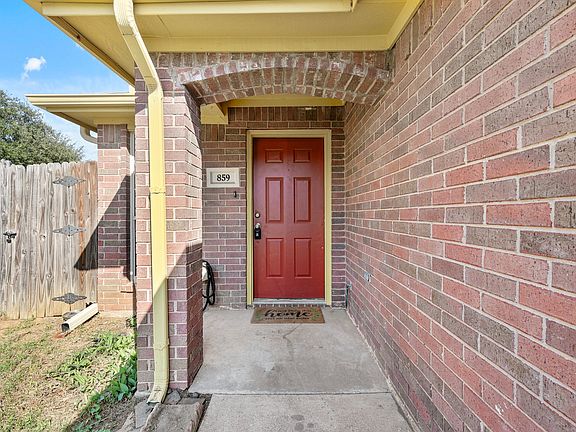 3rd image of 859 Arbor Hill Ct