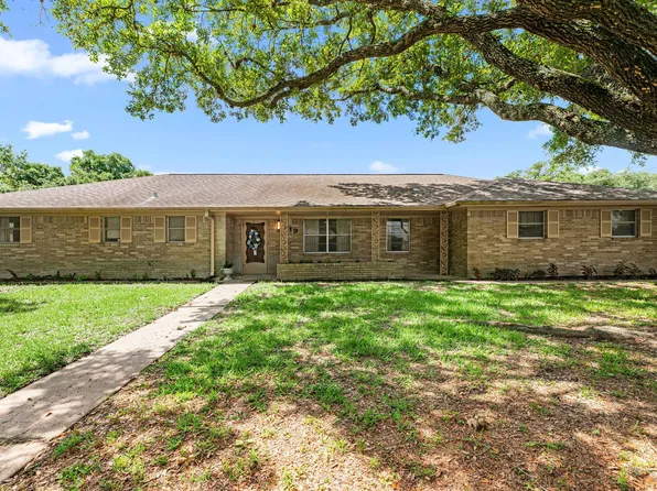 519 Dan St, East Bernard, TX 77435