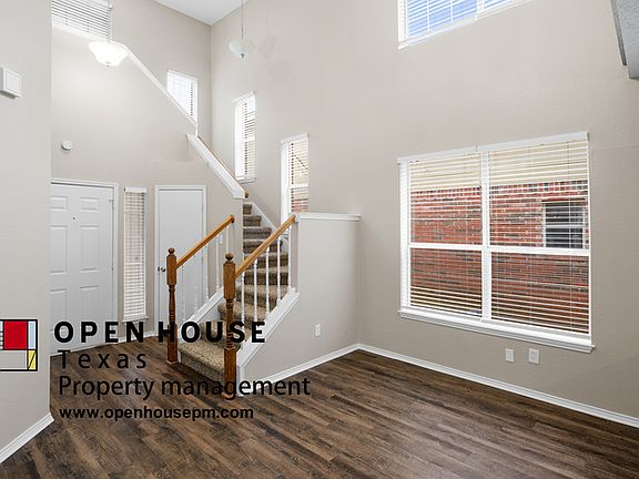 2nd image of 1645 Prescott Cir