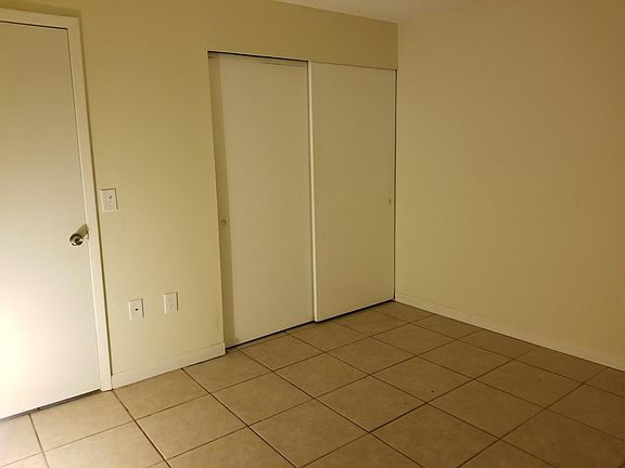5th image of 2740 Hidden Lake Blvd Unit B