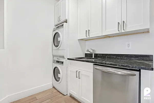 Rented by REZI | media 6