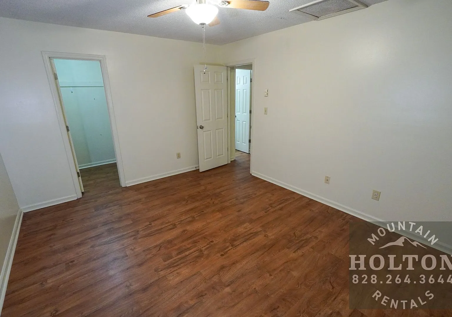 Sommerset Condos - Unit #21 — Photo 4