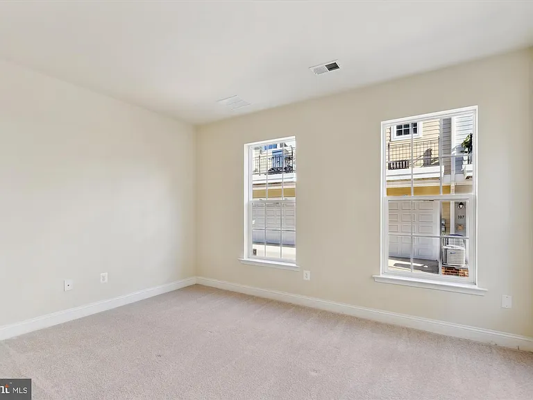 67 Linden Pl — Photo 7