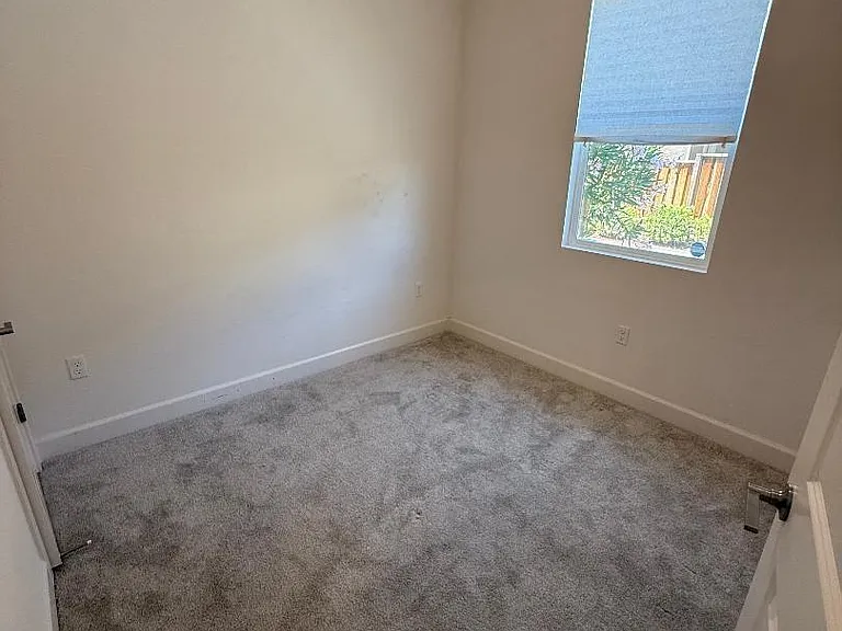 85 Savannah Ln — Photo 8