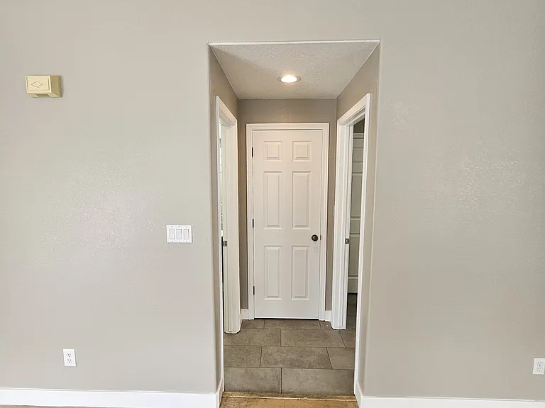1836 Winding River Ct — Photo 19