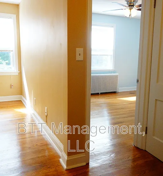 8405 Greenwood Ave #2 — Photo 31