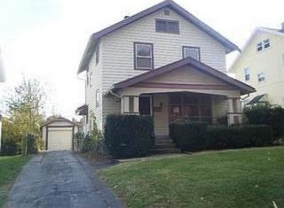 1st image of 142 Maplelawn Dr