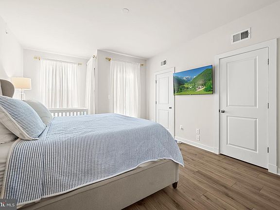 5th image of 9003 Shady Pines Dr